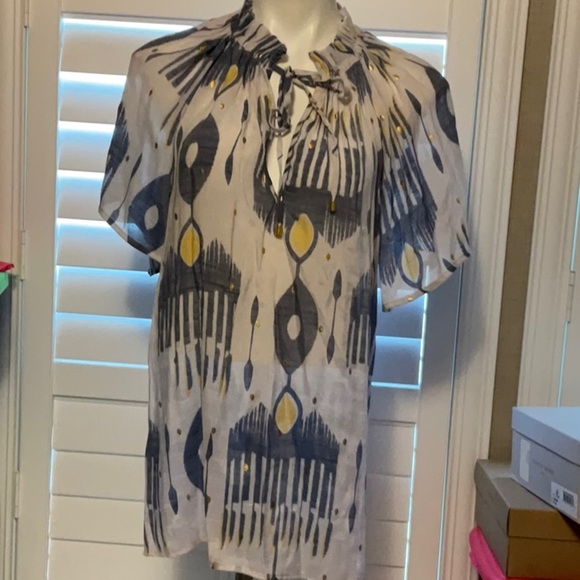 Elegant Women's Abstract Blouse - Navy and Cream - Picture 1 of 10
